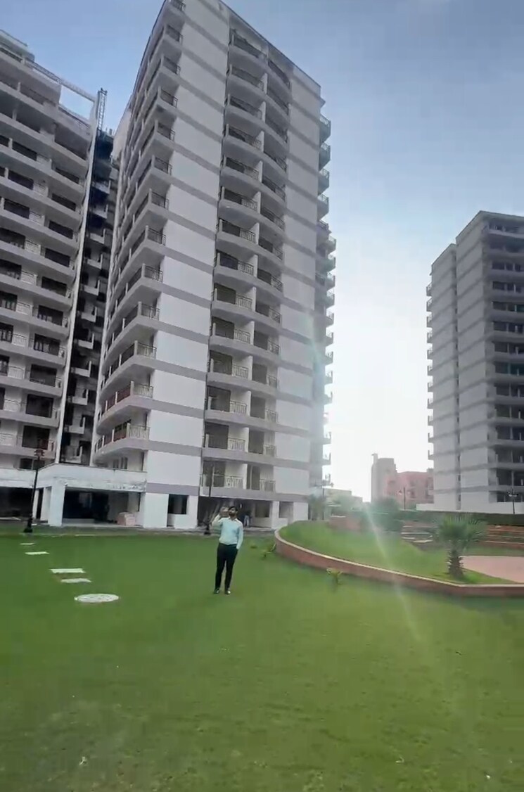 Exterior View, pareena-express-heights 3 Bedroom 1865 Sq.Ft. Apartment In Sector 99 Gurgaon 9150643