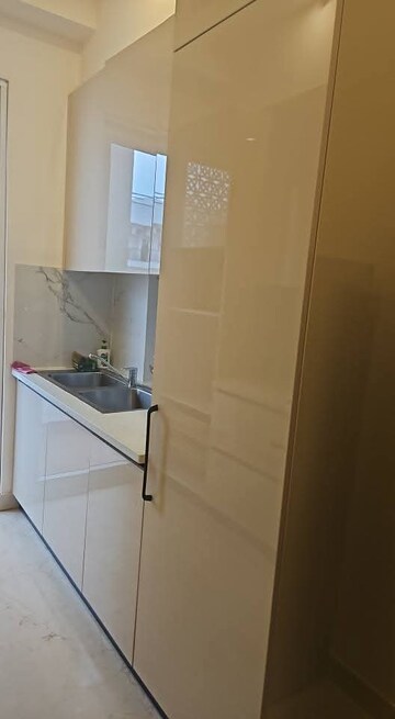 Bathroom in 2 BHK Apartment at Smart World Orchard, Sector 61 – for Rent