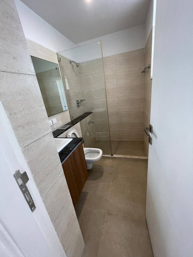 Bathroom, dlf-the-primus 3 Bedroom 1799 Sq.Ft. Apartment In Sector 82a Gurgaon 9150746