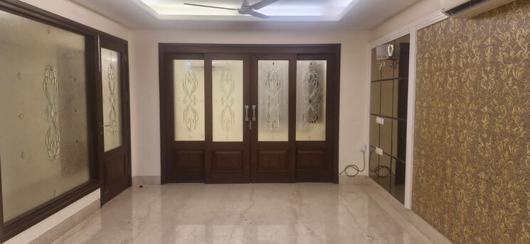 Room, greater kailash ii 4 Bedroom 300 Sq.Ft. Builder Floor In Greater Kailash ii Delhi 9150818