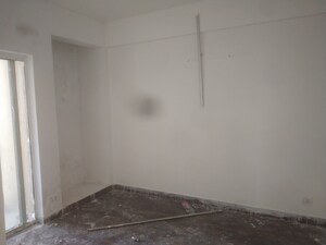 Room in 2 BHK Apartment at Paras Tierea, Sector 137 – for Sale