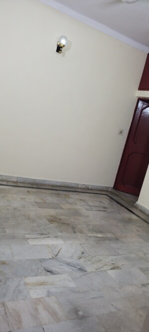 Room in 2 BHK Builder Floor at Mayur Vihar Phase 1 – for Sale