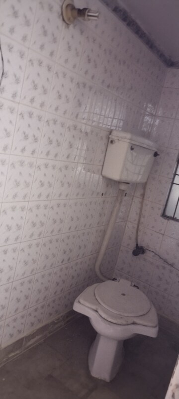 Bathroom in 2 BHK Builder Floor at Mayur Vihar Phase 1 – for Sale