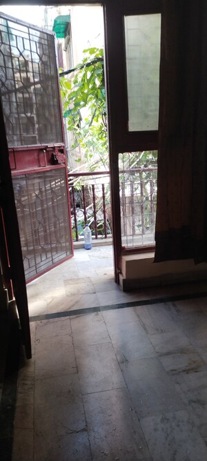 Room in 2 BHK Builder Floor at Mayur Vihar Phase 1 – for Sale