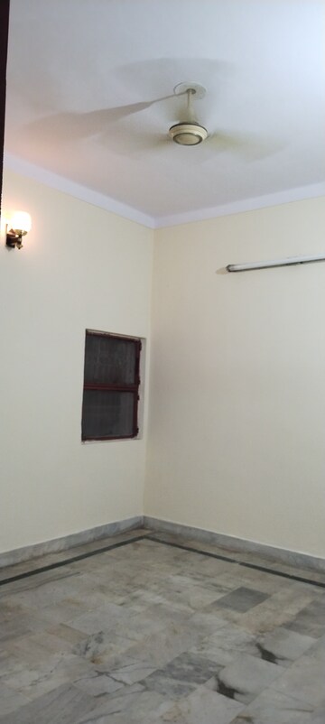 Room in 2 BHK Builder Floor at Mayur Vihar Phase 1 – for Sale