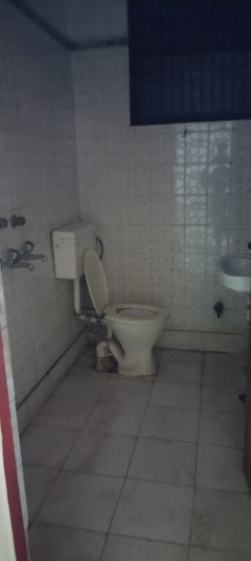 Bathroom in 2 BHK Builder Floor at Mayur Vihar Phase 1 – for Sale