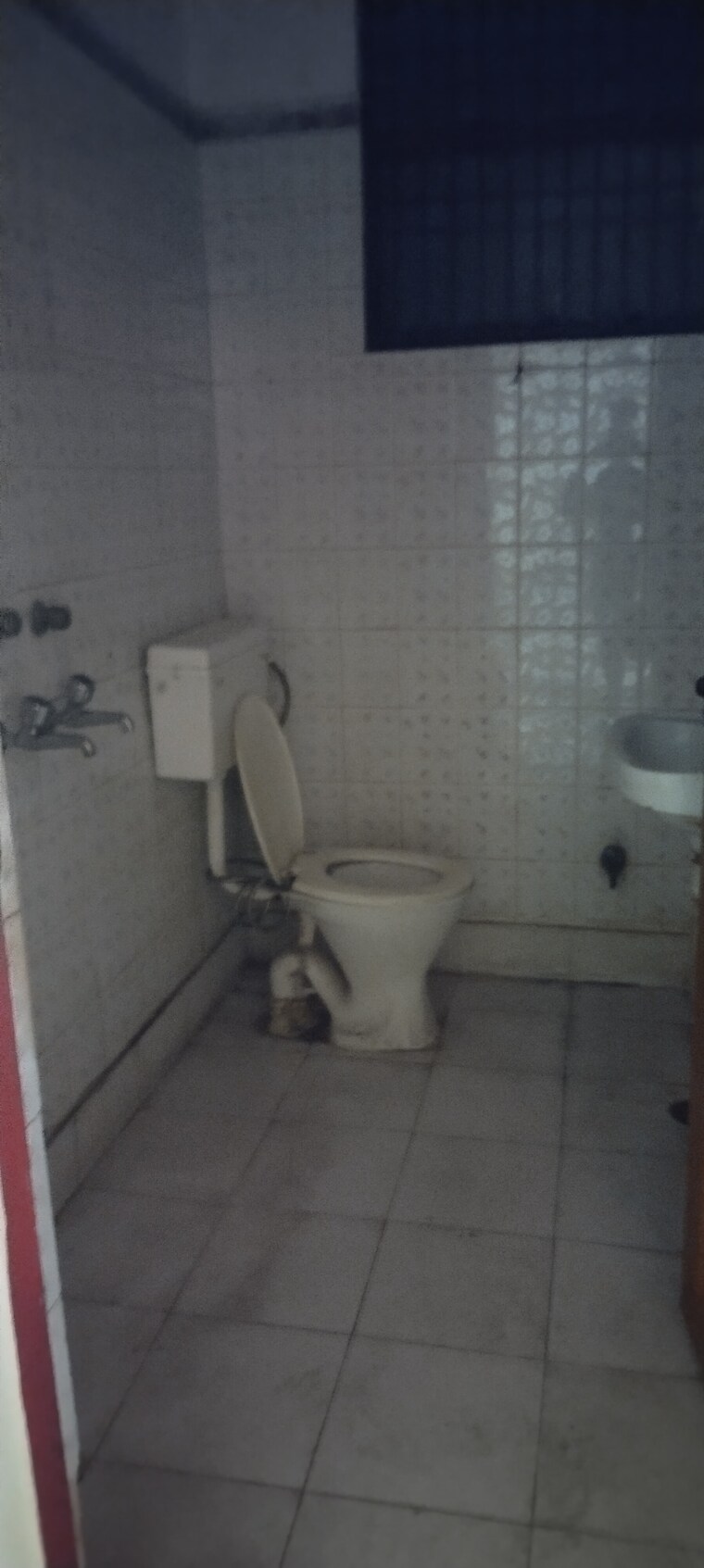 Bathroom, mayur vihar phase 1 2 Bedroom 750 Sq.Ft. Builder Floor In Mayur Vihar Phase 1 Delhi 9150847