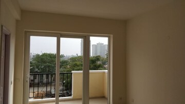 Room in 3 BHK Builder Floor at Emaar MGF Emerald Hills, Sector 65 – for Rent