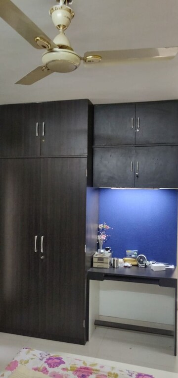 Furnished Amenities in 3 BHK Apartment at Hiranandani Estate – for Rent