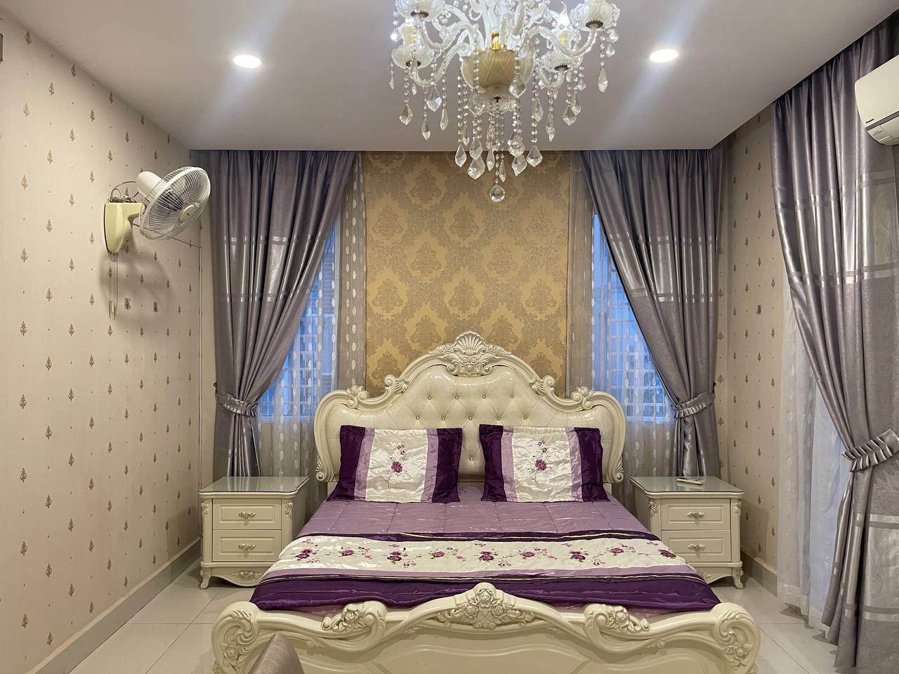 4 BHK + Pooja Room,Servant Room,Study Room,Extra Room Villa For Sale in Bs Golden Chance  Residen