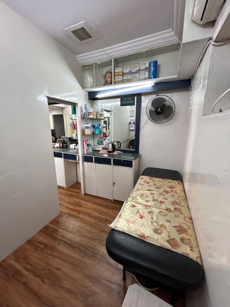  Parking, anand-chs-andheri-east Commercial Shop 300 Sq.Ft. In Andheri East Mumbai 9150935