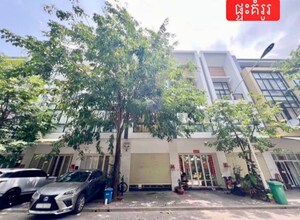 4 BHK Villa – Exterior View View at Sarjapur - for Sale