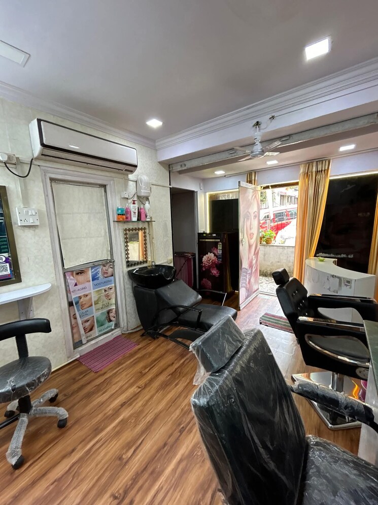 Gym, anand-chs-andheri-east Commercial Shop 300 Sq.Ft. In Andheri East Mumbai 9150935