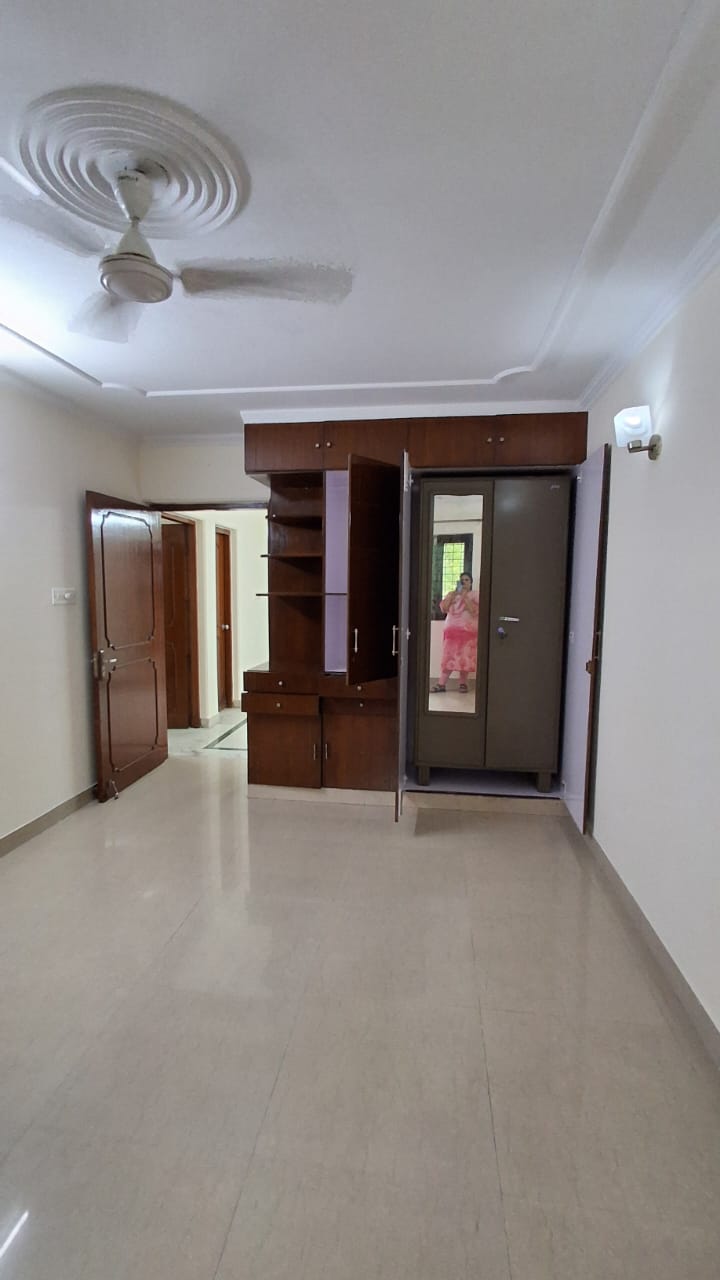 3 BHK Apartment For Rent in Pocket B Sarita Vihar 