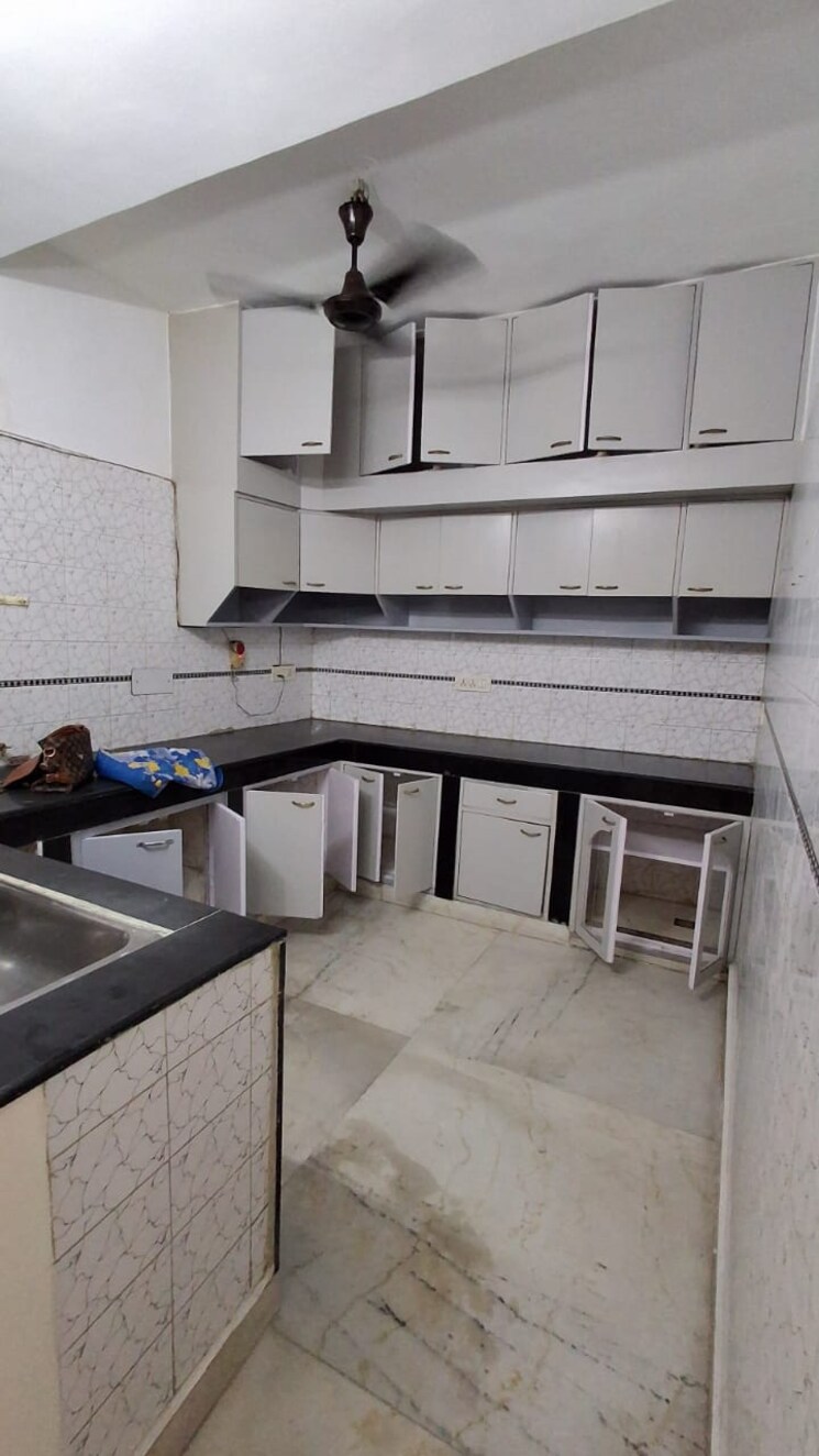 Kitchen, sarita vihar 3 Bedroom 1500 Sq.Ft. Apartment In Sarita Vihar Delhi 9150939