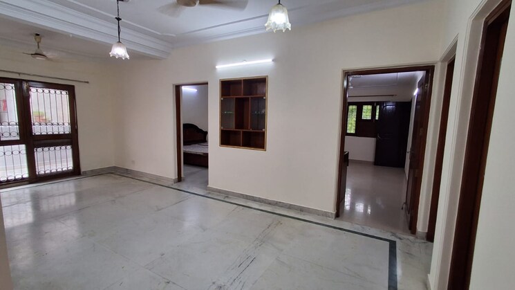 Room, sarita vihar 3 Bedroom 1500 Sq.Ft. Apartment In Sarita Vihar Delhi 9150939