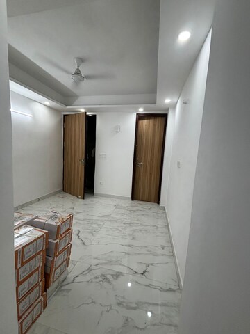 Room in 3 BHK Builder Floor at West Patel Nagar – for Rent