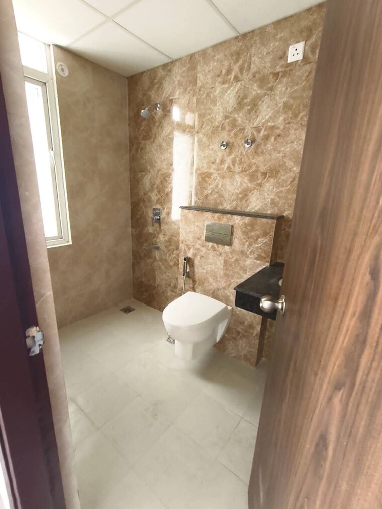 Bathroom, hero-homes-gurgaon 2 Bedroom 1359 Sq.Ft. Apartment In Sector 104 Gurgaon 9150960