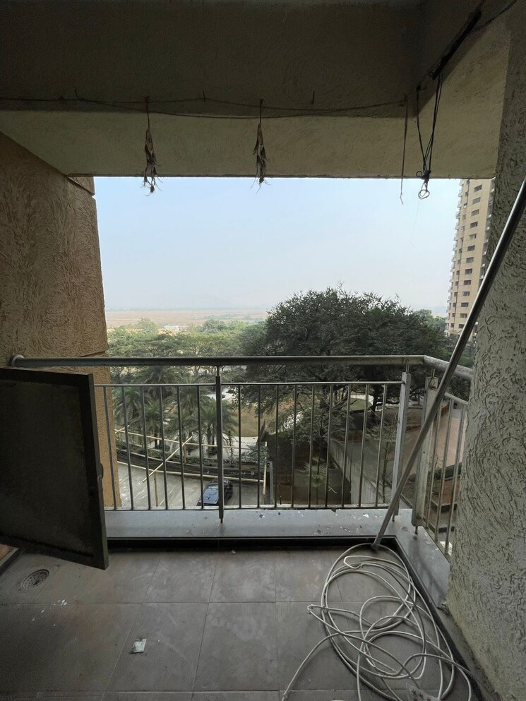 Balcony, lodha-splendora 3 Bedroom 953 Sq.Ft. Apartment In Ghodbunder Road Thane 9151044