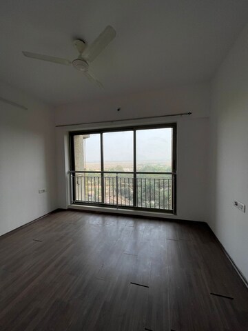Room in 3 BHK Apartment at Lodha Splendora, Ghodbunder Road – for Sale