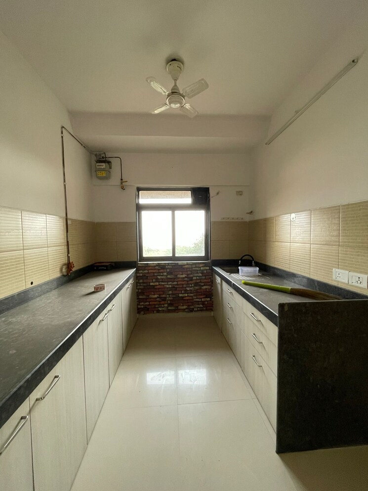 Kitchen, lodha-splendora 3 Bedroom 953 Sq.Ft. Apartment In Ghodbunder Road Thane 9151044