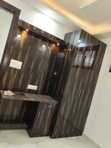 Furnished Amenities in 2 BHK Builder Floor at Dwarka Mor – for Rent