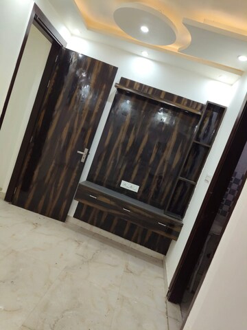 Furnished Amenities in 2 BHK Builder Floor at Dwarka Mor – for Rent