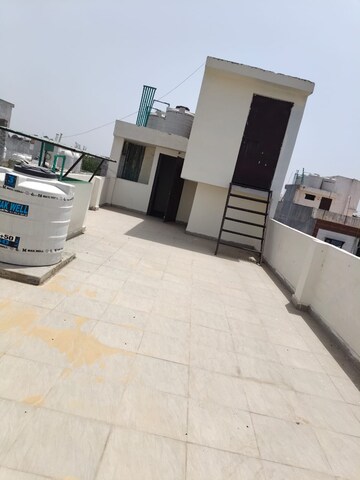 Team Area in 2 BHK Builder Floor at Dwarka Mor – for Rent
