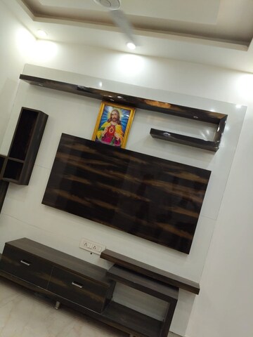 Furnished Amenities in 2 BHK Builder Floor at Dwarka Mor – for Rent