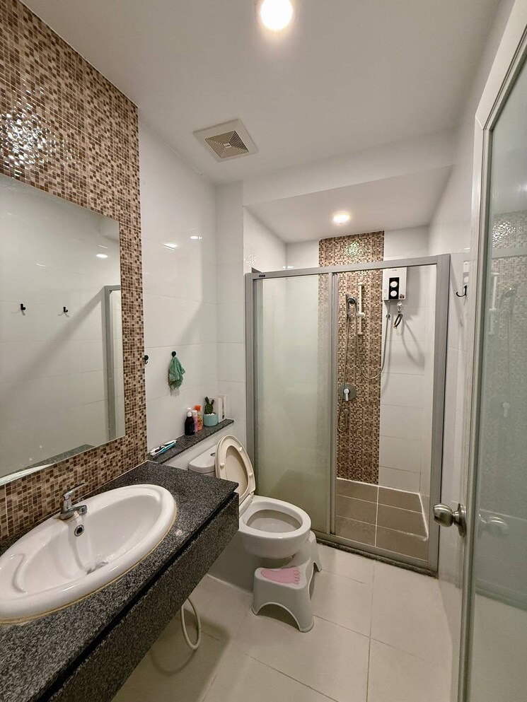 Bathroom, sarjapur road 4 Bedroom 3050 Sq.Ft. Villa In Sarjapur Road Bangalore 9151056
