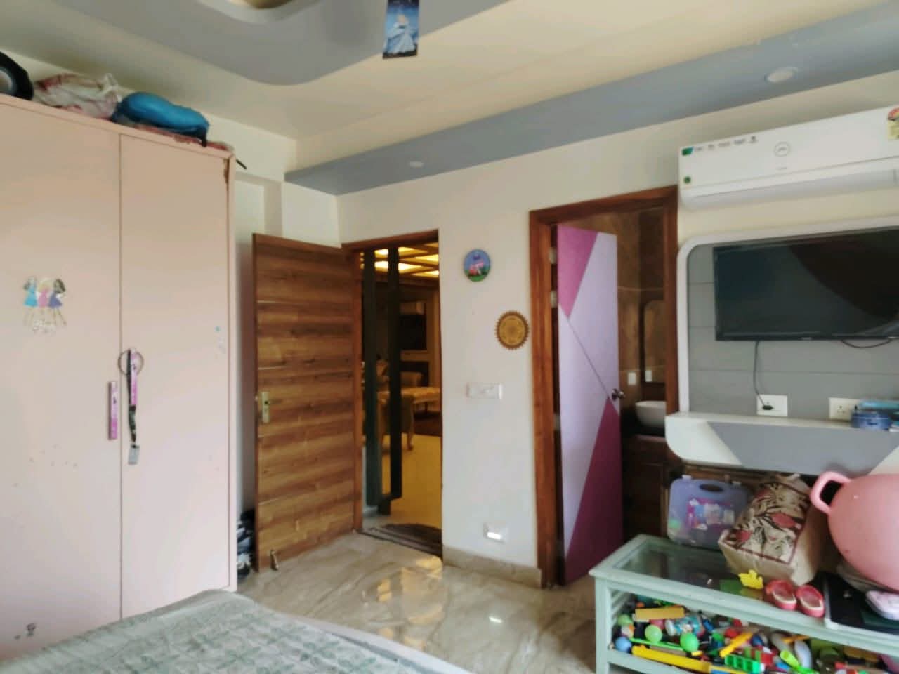 3 BHK + Servant Room Apartment For Rent in Adani Samsara Vilasa