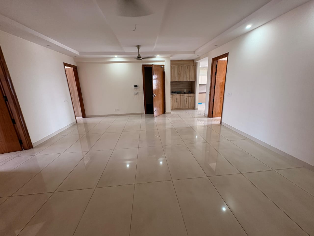 3 BHK + Servant Room,Extra Room 2002 Sq.Ft. Apartment in Godrej Meridien