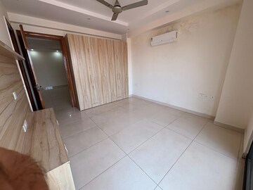 Room in 3 BHK Apartment at Godrej Meridien, Sector 106 – for Rent