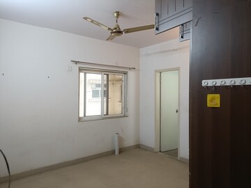 Room in 3.5 BHK Apartment at Prestige Kensington Gardens, Jalahalli – for Rent