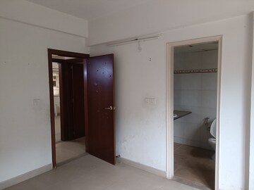 Room in 3.5 BHK Apartment at Prestige Kensington Gardens, Jalahalli – for Rent
