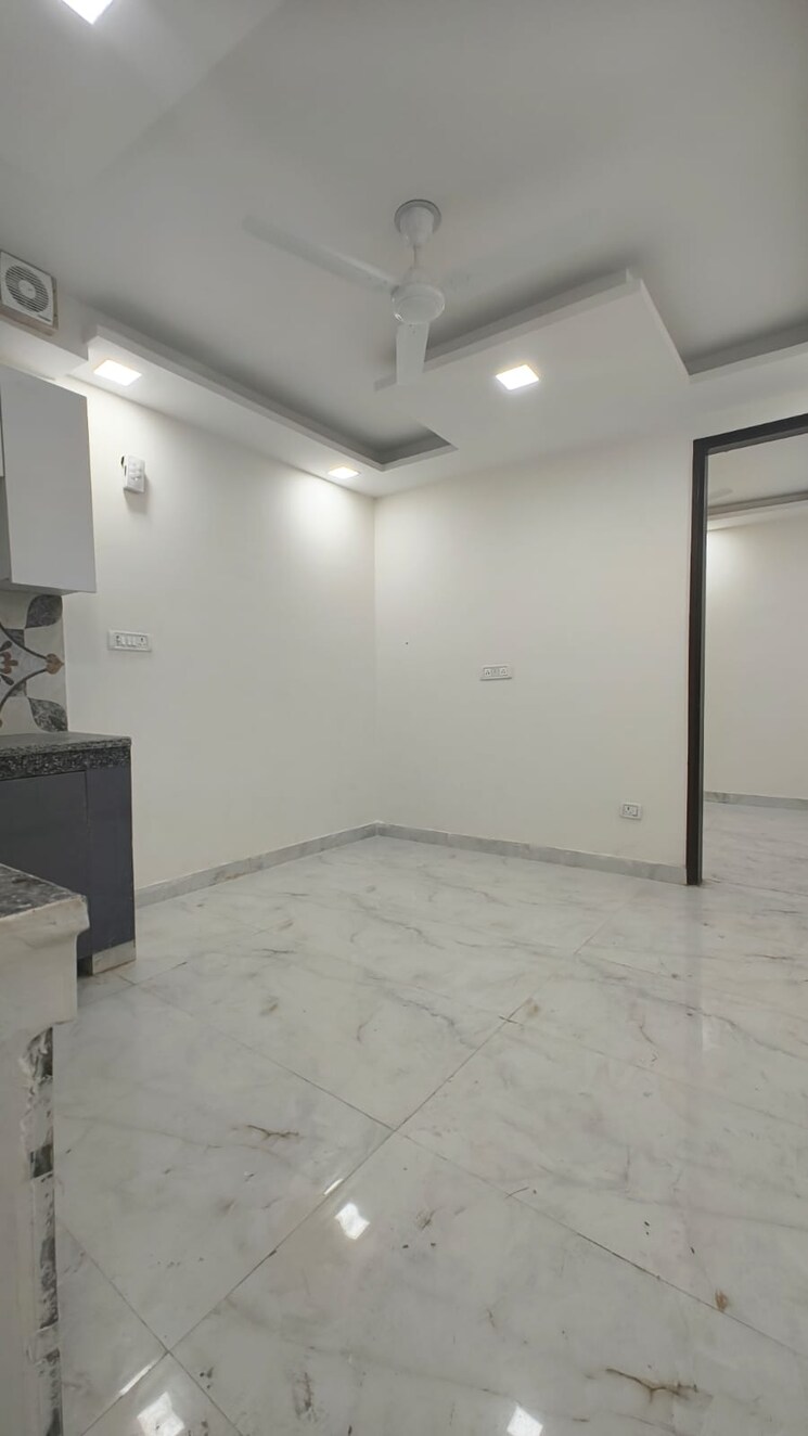 Room, govindpuri 2.5 Bedroom 570 Sq.Ft. Builder Floor In Govindpuri Delhi 9151127