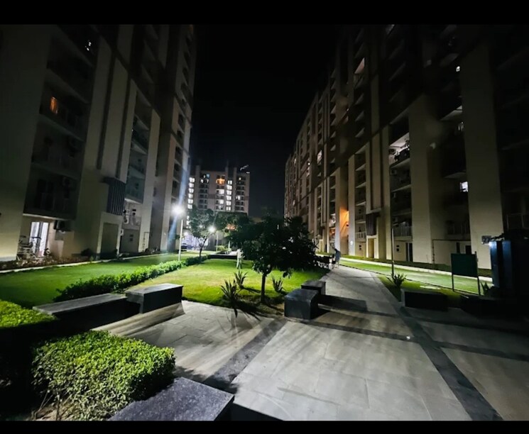 Swimming Pool, emaar-gurgaon-greens 3 Bedroom 1650 Sq.Ft. Apartment In Sector 102 Gurgaon 9151126