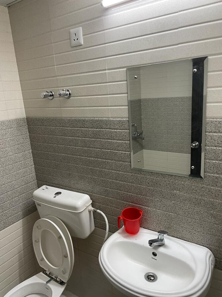 Bathroom, signature-global-orchard-avenue 2 Bedroom 900 Sq.Ft. Apartment In Sector 93 Gurgaon 9151138