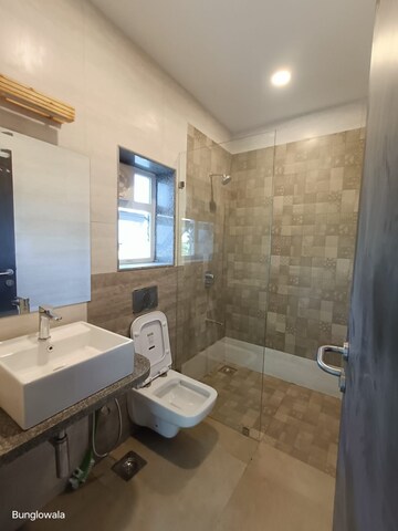Bathroom in 4 BHK Villa at Porvorim – for Rent