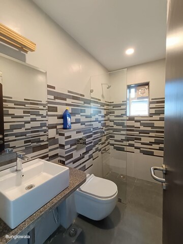 Staircase in 4 BHK Villa at Porvorim – for Rent