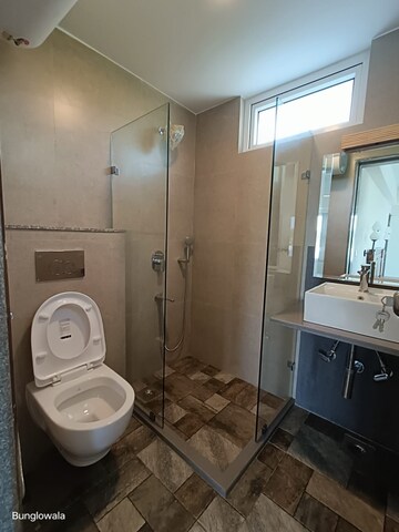 Bathroom in 4 BHK Villa at Porvorim – for Rent