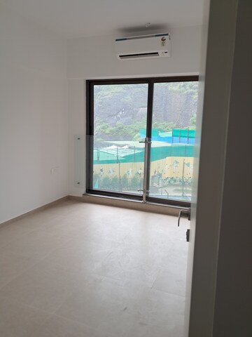 Room in 2 BHK Apartment at Kanakia Silicon Valley, Powai – for Rent