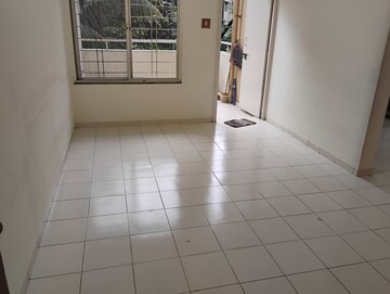 Room in 1 BHK Apartment at Meenakshi Puram Apartment, Vadgaon Budruk – for Rent