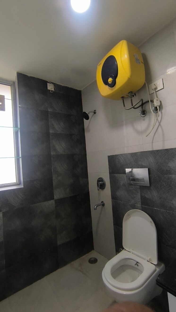 Bathroom, joy-kunj-apartment 3 Bedroom 1750 Sq.Ft. Apartment In Sector 56 Gurgaon 9151192