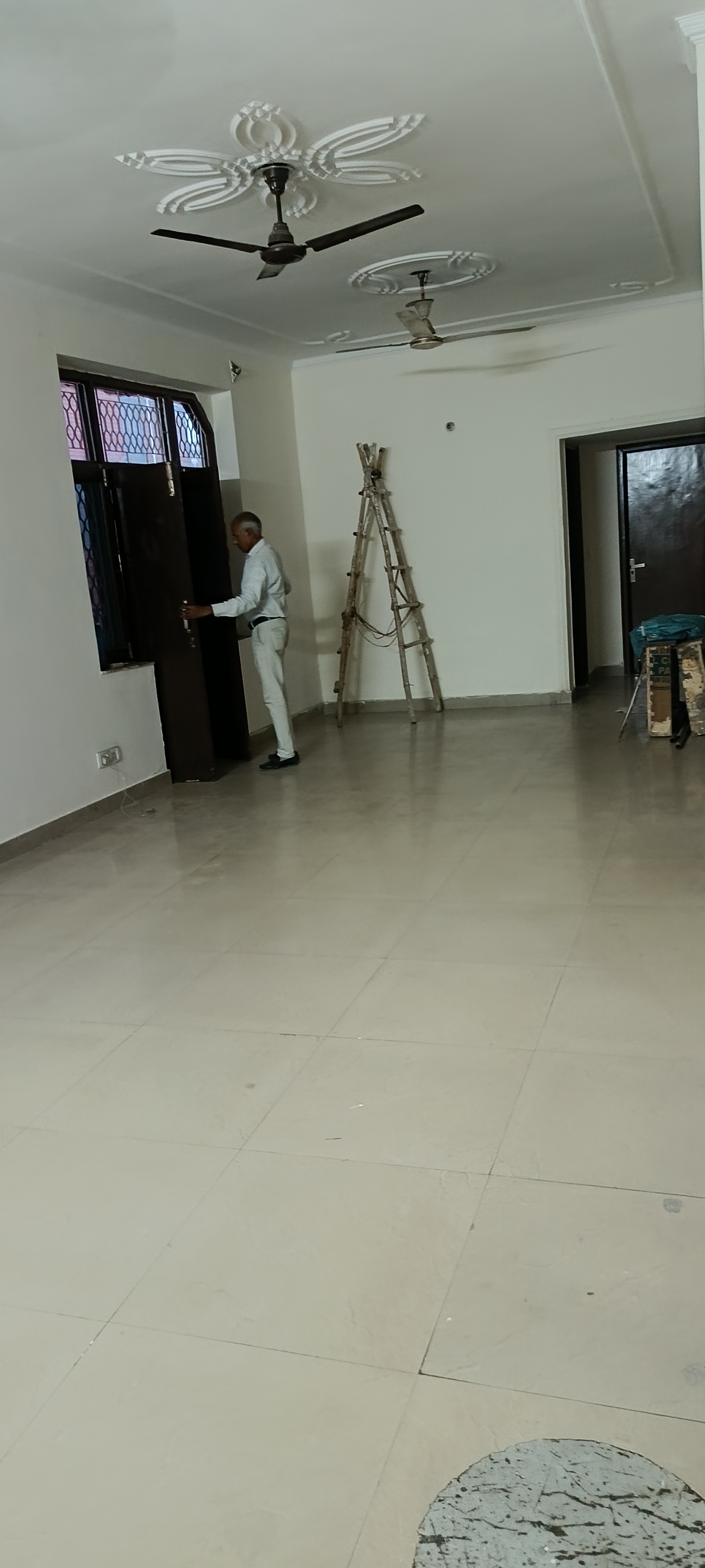 2 BHK Builder Floor For Rent in Saket