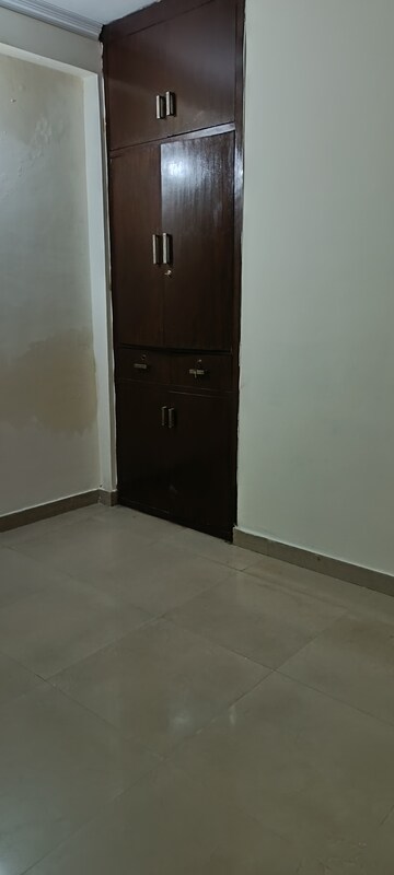 Room in 2 BHK Builder Floor at Saket – for Rent