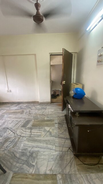 Furnished Amenities in 1 BHK Apartment at Satya Shreepal Nagar CHS, Kandivali West – for Rent