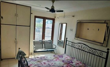 Bedroom in 1 BHK Builder Floor at Sector 47 – for Rent