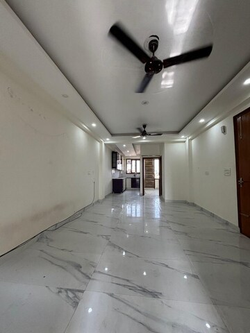 Room in 2 BHK Builder Floor at Saket – for Rent