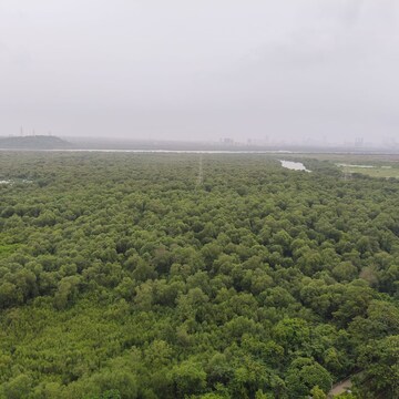 3.5 BHK Apartment For Rent in Oberoi Sky Gardens, Andheri West
